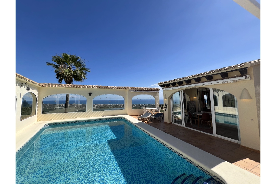 villa en Denia(Monte Pego) en location de vacances, construit 240 m², ano de construccion 1998, estado mModernizado, + calefaccion suelo, aire acondicionado, terrain 980 m², 5 chambre, 4 salle de bains, piscina, ref.: T-0121-49