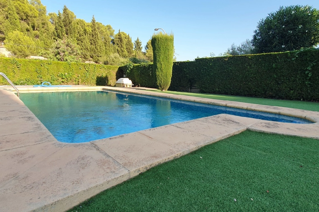 casa senorial en Oliva en vente, construit 210 m², ano de construccion 1995, estado bien cuidado, + estufa, terrain 849 m², 4 chambre, 3 salle de bains, piscina, ref.: RA-0921-3