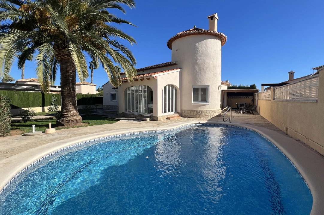 villa en Els Poblets en vente, construit 130 m², ano de construccion 2000, estado bien cuidado, + calefaccion central, aire acondicionado, terrain 545 m², 4 chambre, 2 salle de bains, piscina, ref.: AS-2721-1