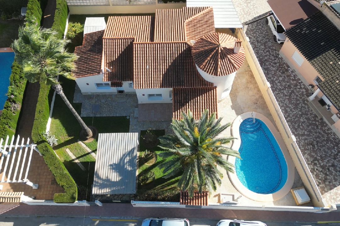 villa en Els Poblets en vente, construit 130 m², ano de construccion 2000, estado bien cuidado, + calefaccion central, aire acondicionado, terrain 545 m², 4 chambre, 2 salle de bains, piscina, ref.: AS-2721-4