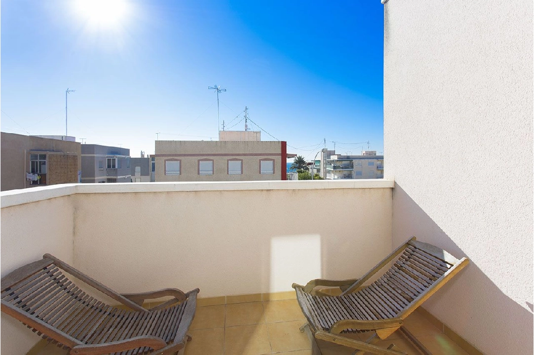 adosado en Santa Pola en vente, construit 156 m², estado nuevo, terrain 80 m², 3 chambre, 3 salle de bains, piscina, ref.: HA-SPN-700-R06-9