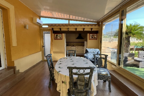Villa in Denia zu vermieten, Wohnfläche 200 m², Zustand gepflegt, + Zentralheizung, Klimaanlage, Grundstück 900 m², 3 Schlafzimmer, 2 Badezimmer, Pool, ref.: D-0123-46