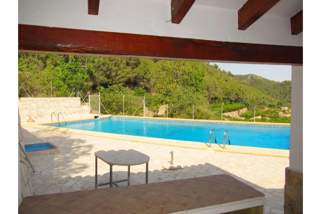 villa en Adsubia en vente, construit 550 m², ano de construccion 1990, + estufa, aire acondicionado, terrain 37000 m², 4 chambre, 3 salle de bains, piscina, ref.: O-V24614D-16