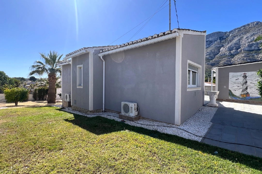 villa en Denia en location de vacances, construit 166 m², ano de construccion 1978, + estufa, aire acondicionado, terrain 802 m², 2 chambre, 2 salle de bains, piscina, ref.: T-0224-21