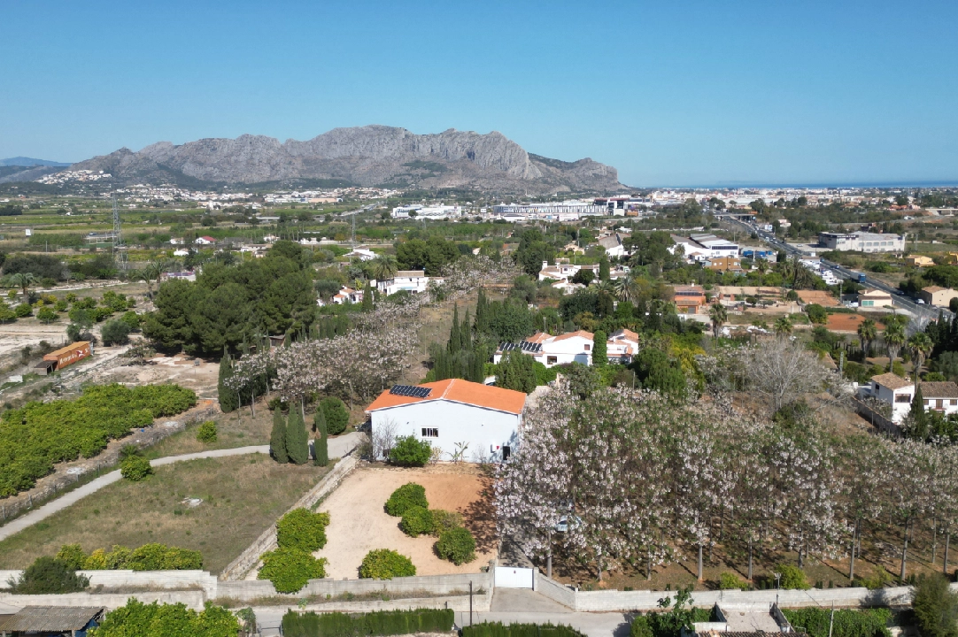 finca en Pedreguer en vente, construit 400 m², + KLIMA, terrain 12000 m², 2 chambre, 2 salle de bains, ref.: JS-0624-1