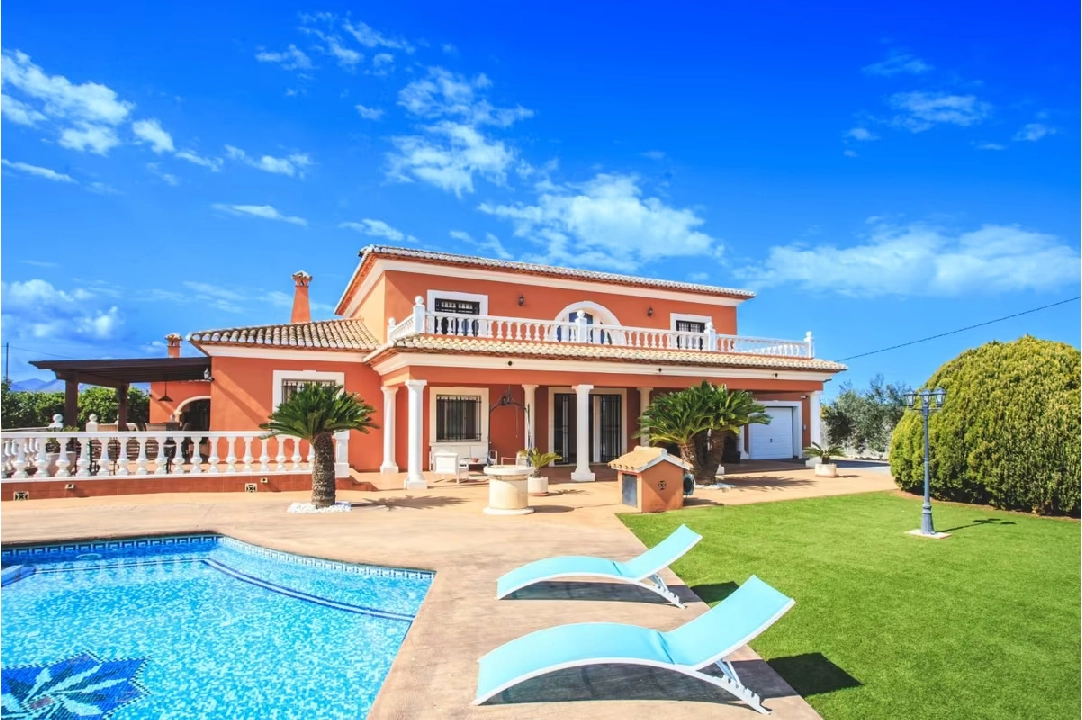 villa en Denia(Torrecarrals) en vente, construit 442 m², estado bien cuidado, + calefaccion central, terrain 4441 m², 3 chambre, 4 salle de bains, piscina, ref.: MNC-0124-1