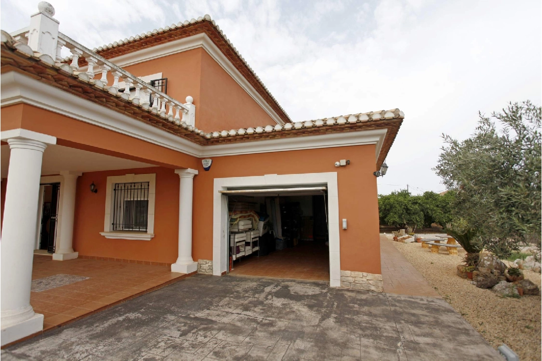 villa en Denia(Torrecarrals) en vente, construit 442 m², estado bien cuidado, + calefaccion central, terrain 4441 m², 3 chambre, 4 salle de bains, piscina, ref.: MNC-0124-25