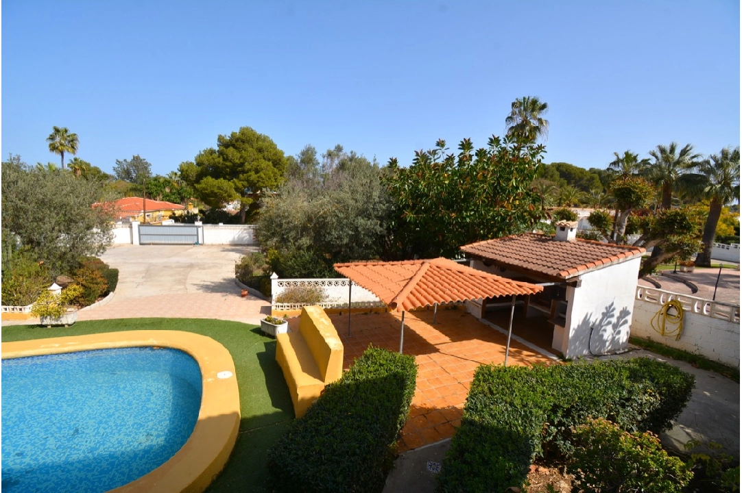 villa en Denia en vente, construit 230 m², ano de construccion 1974, estado bien cuidado, + calefaccion central, aire acondicionado, terrain 1396 m², 4 chambre, 2 salle de bains, piscina, ref.: BC-7708-8