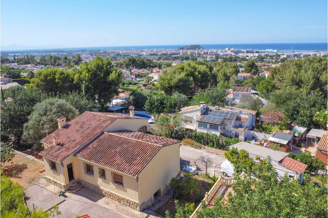 villa en Denia(Campusos) en vente, construit 321 m², aire acondicionado, terrain 2459 m², 7 chambre, 4 salle de bains, piscina, ref.: BP-8184DEN-2