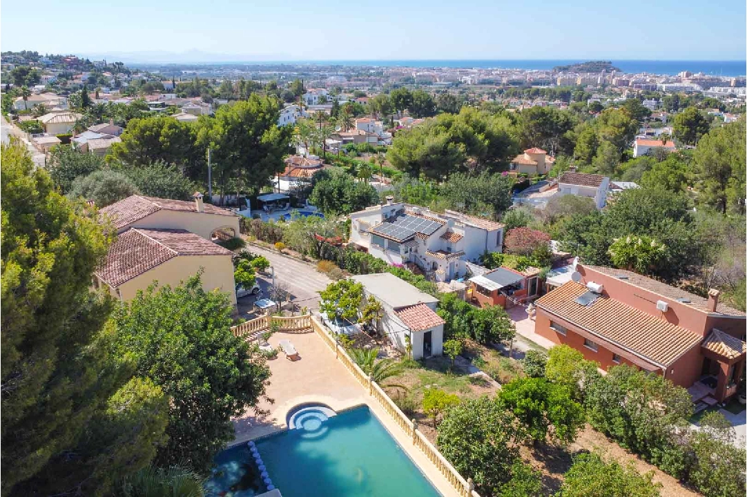 villa en Denia(Campusos) en vente, construit 321 m², aire acondicionado, terrain 2459 m², 7 chambre, 4 salle de bains, piscina, ref.: BP-8184DEN-48