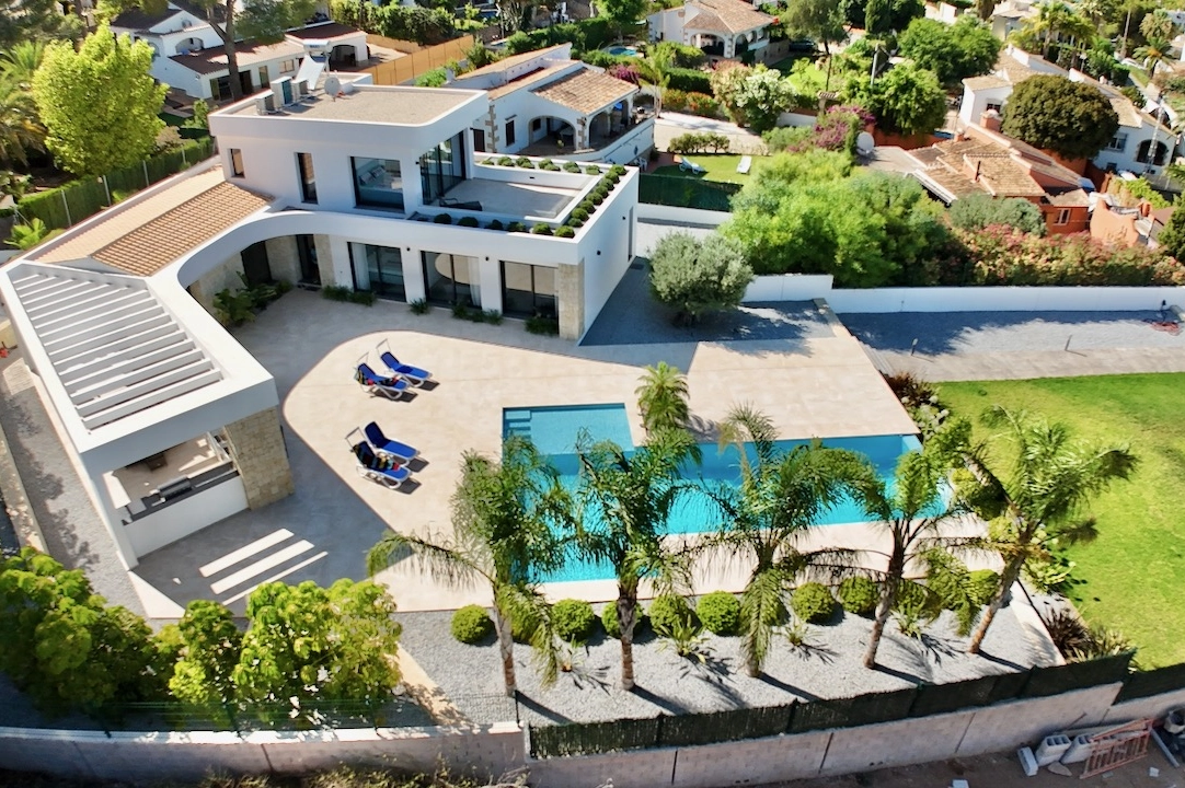 villa en Javea(Pinosol) en vente, construit 260 m², estado nuevo, + calefaccion suelo, aire acondicionado, terrain 1866 m², 4 chambre, 3 salle de bains, piscina, ref.: CA-H-1790-AMBE-45