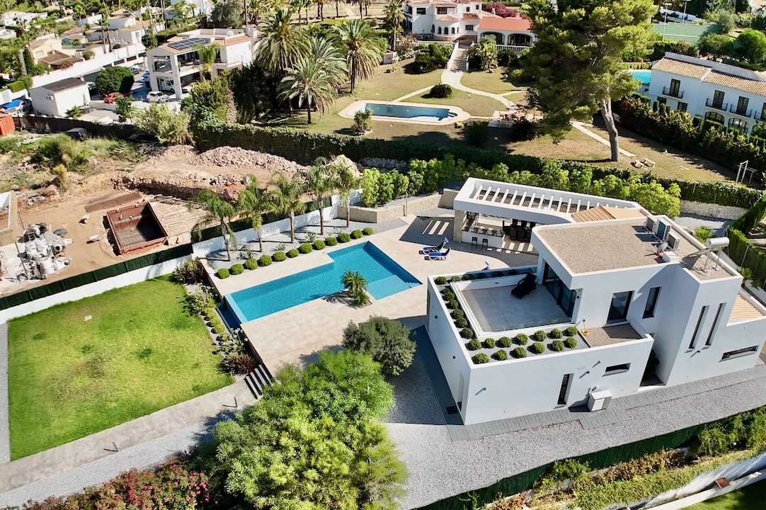 villa en Javea(Pinosol) en vente, construit 260 m², estado nuevo, + calefaccion suelo, aire acondicionado, terrain 1866 m², 4 chambre, 3 salle de bains, piscina, ref.: CA-H-1790-AMBE-49