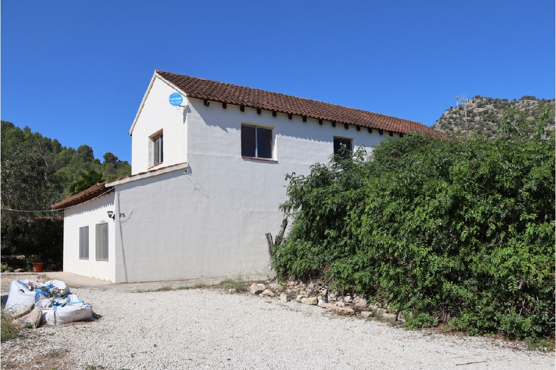 finca en Jalon en vente, construit 325 m², terrain 3520 m², 5 chambre, 3 salle de bains, piscina, ref.: PT-24011-27