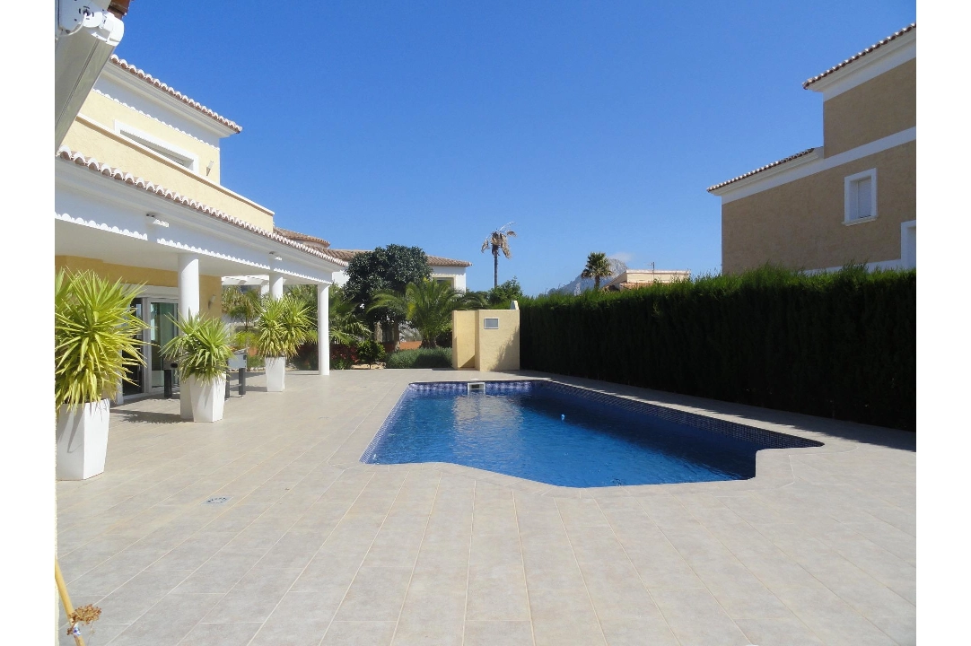 villa en Calpe(Calpe) en vente, construit 410 m², aire acondicionado, terrain 983 m², 3 chambre, 3 salle de bains, piscina, ref.: COB-982-10535-3