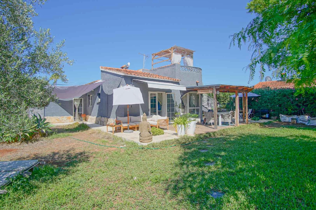 villa en Els Poblets(Xironets) en vente, construit 90 m², aire acondicionado, terrain 643 m², 2 chambre, 2 salle de bains, piscina, ref.: BP-8193ELS-23