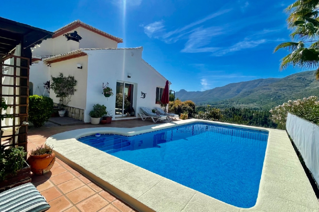 villa en Benigembla(Valley) en vente, construit 109 m², ano de construccion 2000, + calefaccion central, aire acondicionado, terrain 390 m², 3 chambre, 2 salle de bains, piscina, ref.: PV-141-01978P-1