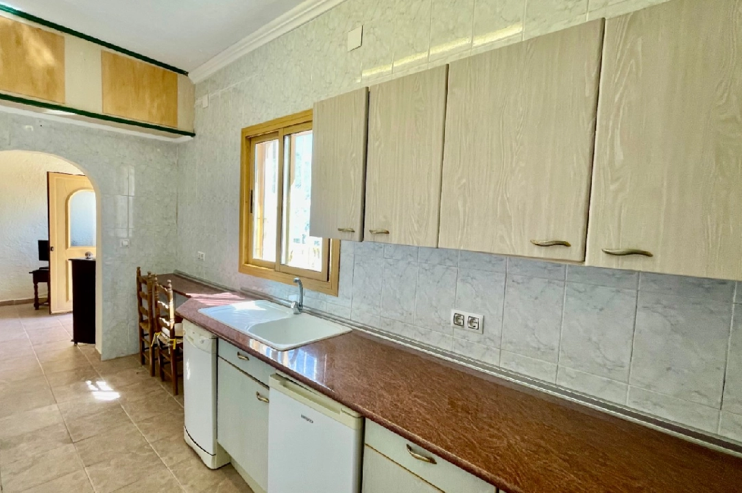 villa en Parcent en vente, construit 264 m², ano de construccion 1986, + calefaccion central, aire acondicionado, terrain 900 m², 5 chambre, 3 salle de bains, piscina, ref.: PV-141-01984P-45