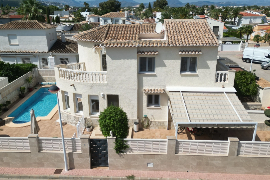 villa en Els Poblets en vente, construit 179 m², ano de construccion 1997, estado bien cuidado, + calefaccion central, aire acondicionado, terrain 412 m², 5 chambre, 3 salle de bains, piscina, ref.: JS-1524-2