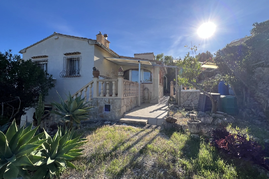 villa en Denia-La Sella en vente, construit 109 m², ano de construccion 1985, + calefaccion central, aire acondicionado, terrain 1003 m², 3 chambre, 2 salle de bains, piscina, ref.: JS-1624-37