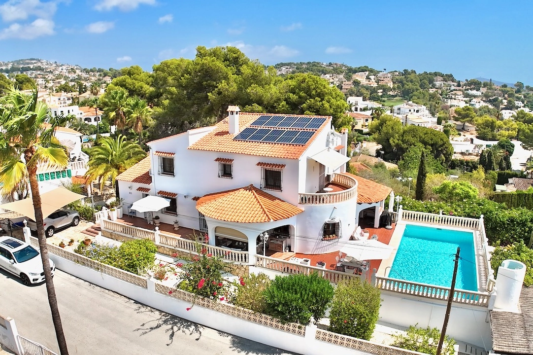 villa en Benissa(Baladrar) en vente, construit 290 m², aire acondicionado, terrain 841 m², 5 chambre, 4 salle de bains, piscina, ref.: CA-H-1801-AMBE-12