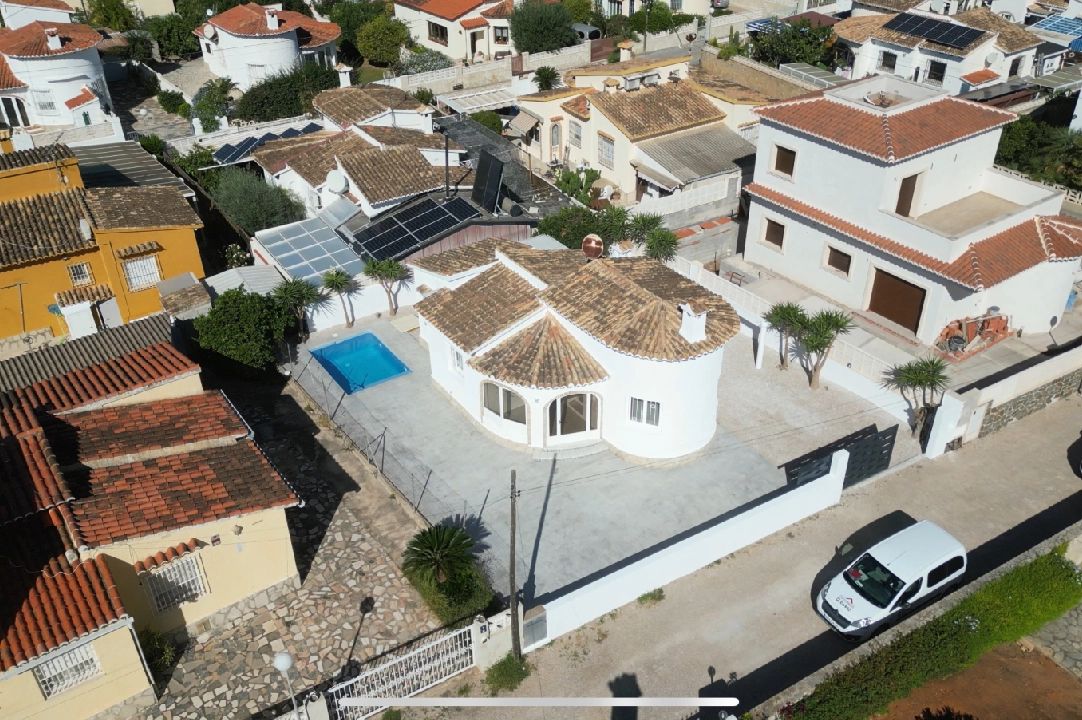 villa en Els Poblets(Sorts de la mar 26A) en vente, construit 80 m², ano de construccion 1985, estado como nuevo, + KLIMA, aire acondicionado, terrain 303 m², 2 chambre, 2 salle de bains, piscina, ref.: AS-0824-7