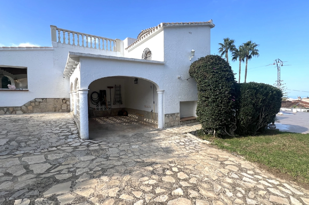 villa en Denia en vente, construit 190 m², ano de construccion 1984, estado bien cuidado, + KLIMA, aire acondicionado, terrain 1900 m², 4 chambre, 4 salle de bains, piscina, ref.: AS-1024-34