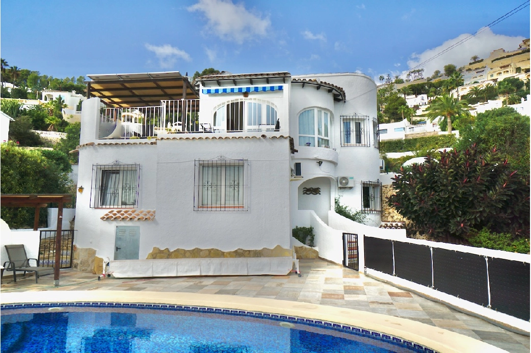 villa en Moraira(Pinar del Advocat) en vente, construit 184 m², terrain 795 m², 3 chambre, 2 salle de bains, piscina, ref.: CA-H-1838-AMB-30