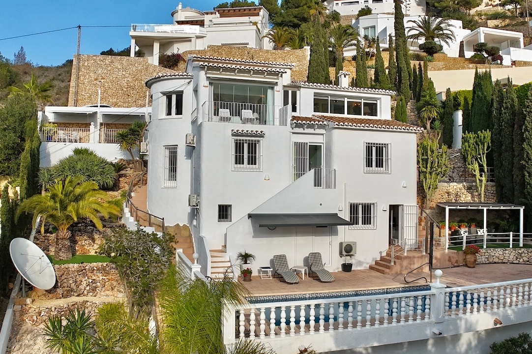 villa en Moraira(Arnella) en vente, construit 248 m², aire acondicionado, terrain 958 m², 5 chambre, 3 salle de bains, piscina, ref.: CA-H-1854-AMB-1