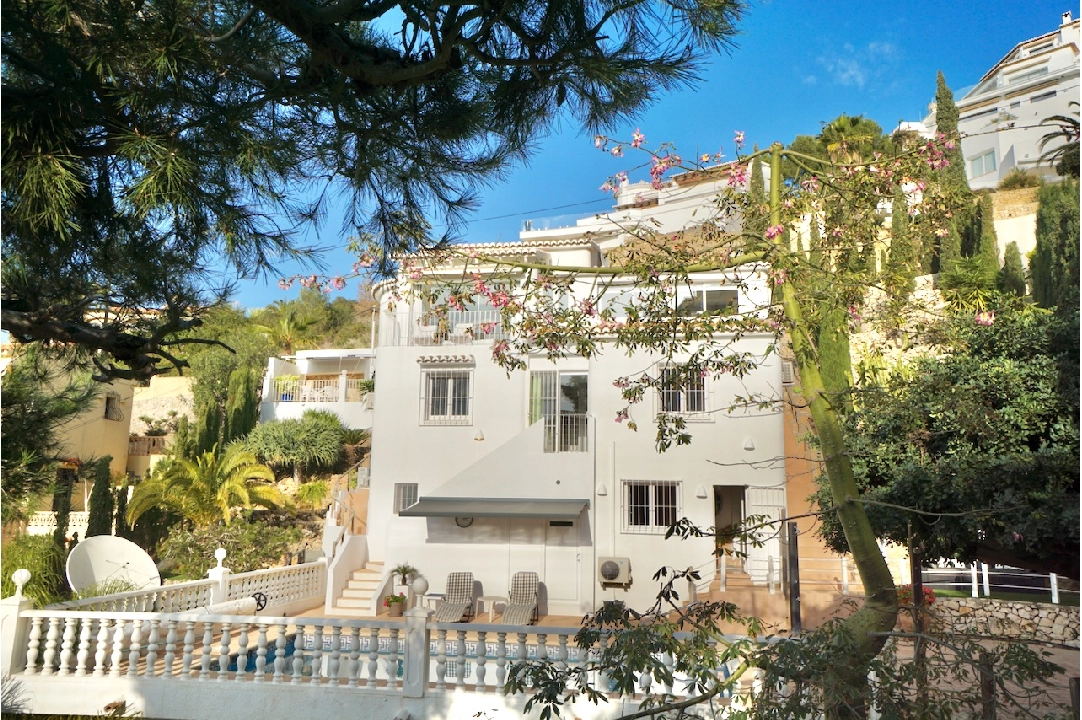 villa en Moraira(Arnella) en vente, construit 248 m², aire acondicionado, terrain 958 m², 5 chambre, 3 salle de bains, piscina, ref.: CA-H-1854-AMB-3