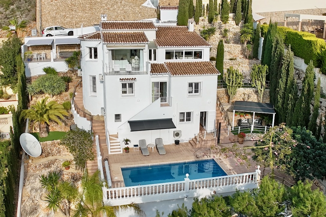 villa en Moraira(Arnella) en vente, construit 248 m², aire acondicionado, terrain 958 m², 5 chambre, 3 salle de bains, piscina, ref.: CA-H-1854-AMB-35