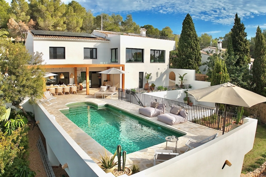 villa en Moraira(Arnella) en vente, construit 270 m², aire acondicionado, terrain 1099 m², 5 chambre, 4 salle de bains, piscina, ref.: CA-H-1852-AMBEI-5