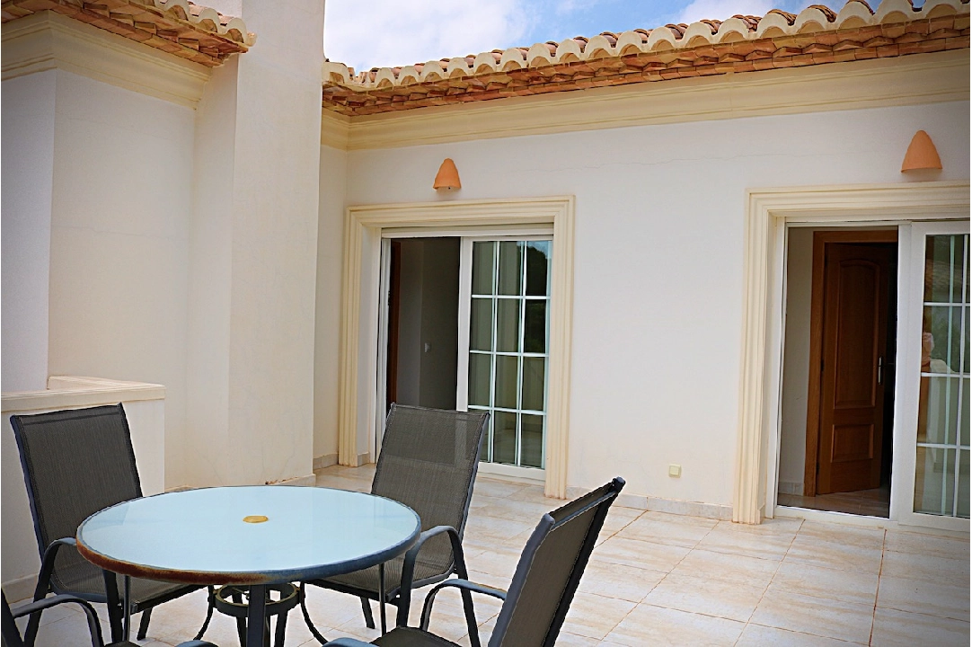 villa en Benissa(Pinada) en vente, construit 280 m², aire acondicionado, terrain 829 m², 4 chambre, 3 salle de bains, piscina, ref.: CA-H-1857-AMB-18