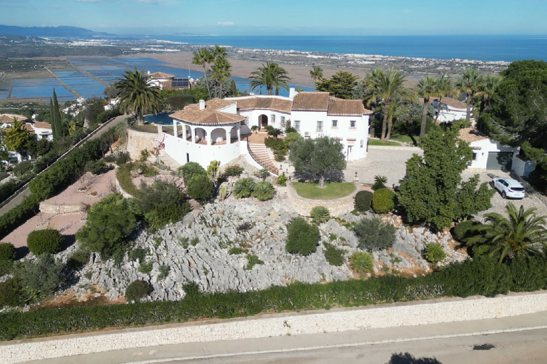 villa en Pego-Monte Pego en vente, construit 310 m², ano de construccion 1988, + calefaccion central, aire acondicionado, terrain 3370 m², 4 chambre, 4 salle de bains, piscina, ref.: JS-0425-33