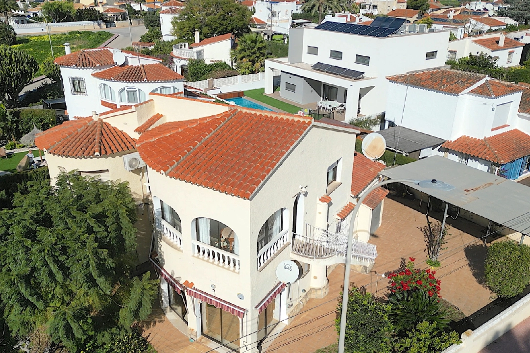 villa en Els Poblets(Revoltes) en vente, construit 180 m², ano de construccion 1978, estado bien cuidado, + KLIMA, aire acondicionado, terrain 585 m², 4 chambre, 3 salle de bains, ref.: SC-T0125-35