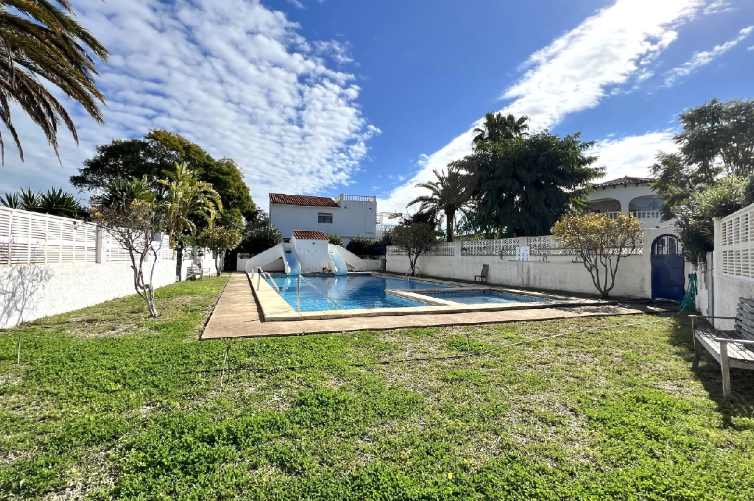 villa en Els Poblets(Revoltes) en vente, construit 180 m², ano de construccion 1978, estado bien cuidado, + KLIMA, aire acondicionado, terrain 585 m², 4 chambre, 3 salle de bains, ref.: SC-T0125-36