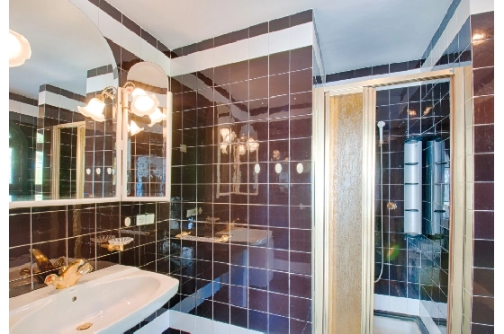 Villa in Moraira zu verkaufen, Wohnfläche 300 m², Baujahr 1984, Klimaanlage, Grundstück 1615 m², 3 Schlafzimmer, 2 Badezimmer, Pool, ref.: AM-12279DA-49