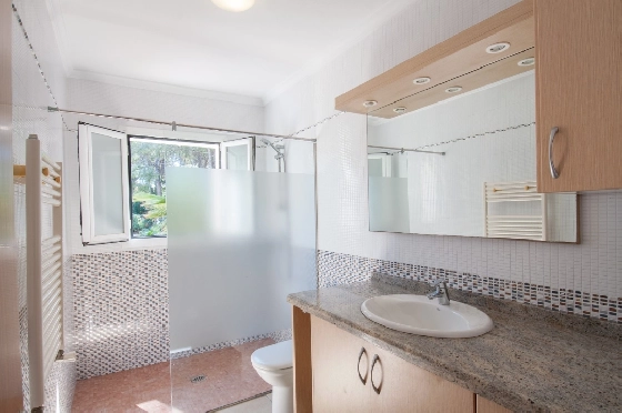 Villa in Javea zu verkaufen, Wohnfläche 318 m², Baujahr 1982, Klimaanlage, Grundstück 1377 m², 4 Schlafzimmer, 3 Badezimmer, Pool, ref.: AM-12459DA-20