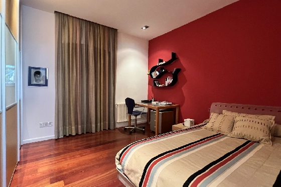 Stadthaus in Pego(Innenstadt) zu verkaufen, Wohnfläche 690 m², Baujahr 1930, Zustand gepflegt, + Zentralheizung, Klimaanlage, Grundstück 305 m², 6 Schlafzimmer, 5 Badezimmer, ref.: AS-1325-36