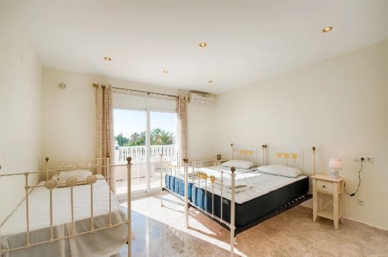 Villa in Moraira zu verkaufen, Wohnfläche 466 m², Baujahr 2005, Klimaanlage, Grundstück 2040 m², 5 Schlafzimmer, 5 Badezimmer, Pool, ref.: AM-12515DR-43