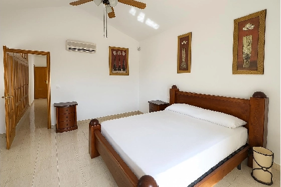 Villa in La Sella(La Sella) zu verkaufen, Wohnfläche 379 m², Zustand gepflegt, + KLIMA, Klimaanlage, Grundstück 1699 m², 4 Schlafzimmer, 4 Badezimmer, Pool, ref.: MG-0925-15