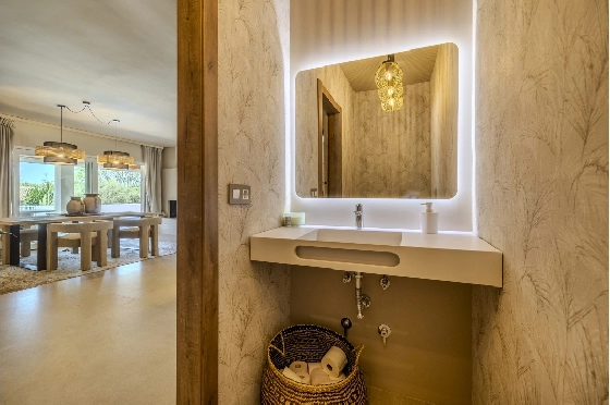 Villa in Denia zu verkaufen, Wohnfläche 324 m², Baujahr 1993, Zustand modernisiert, + Fussbodenheizung, Klimaanlage, Grundstück 1888 m², 4 Schlafzimmer, 2 Badezimmer, Pool, ref.: BC-7771-70