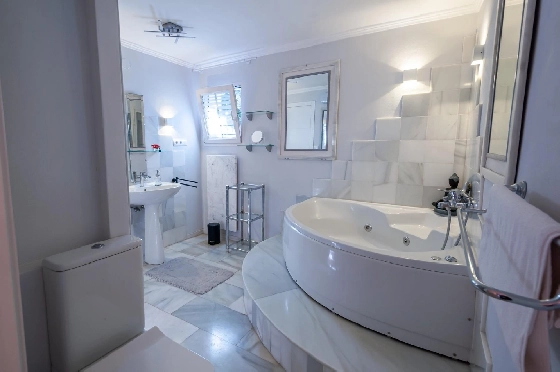 Villa in Calpe(Canuta) zu verkaufen, Wohnfläche 187 m², Klimaanlage, 4 Schlafzimmer, 3 Badezimmer, Pool, ref.: COB-3547-10535-31