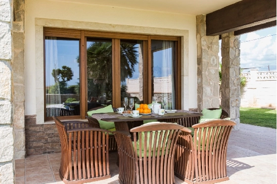 Villa in Denia zu verkaufen, Wohnfläche 266 m², Klimaanlage, Grundstück 1254 m², 5 Schlafzimmer, 3 Badezimmer, Pool, ref.: VI-CHA2550-11