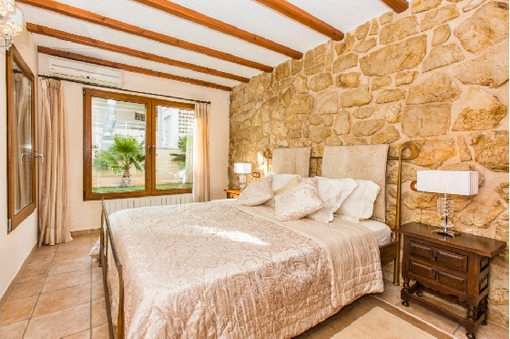 Villa in Denia zu verkaufen, Wohnfläche 266 m², Klimaanlage, Grundstück 1254 m², 5 Schlafzimmer, 3 Badezimmer, Pool, ref.: VI-CHA2550-31