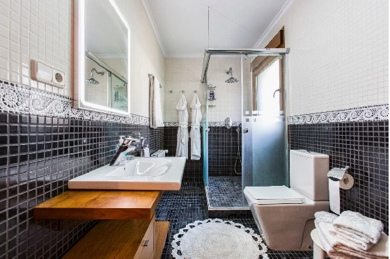 Villa in Denia zu verkaufen, Wohnfläche 266 m², Klimaanlage, Grundstück 1254 m², 5 Schlafzimmer, 3 Badezimmer, Pool, ref.: VI-CHA2550-46