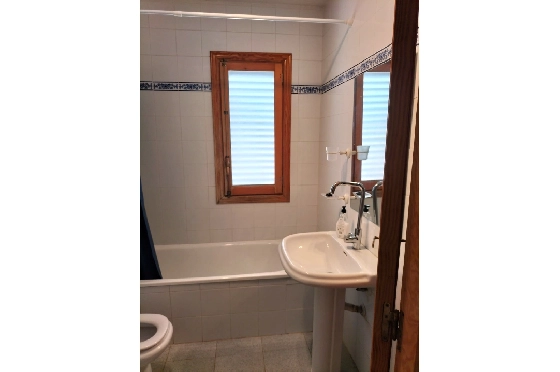 Reihenhaus in Oliva zu verkaufen, Wohnfläche 120 m², Baujahr 1996, Klimaanlage, Grundstück 120 m², 2 Schlafzimmer, 1 Badezimmer, Pool, ref.: O-V96614-4