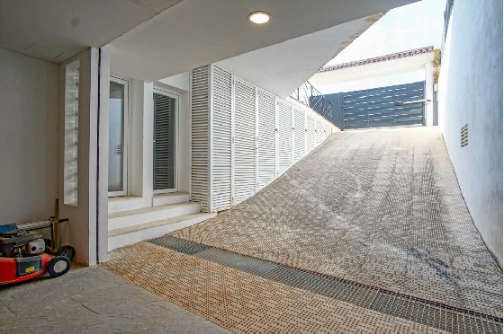Villa in L-Alfas del Pi(Alfaz del PI Pueblo Urbanizaciones) zu verkaufen, Wohnfläche 810 m², Grundstück 1094 m², 5 Schlafzimmer, 6 Badezimmer, Pool, ref.: COB-7030ALF-10535-5