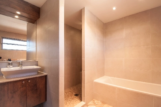 Villa in Moraira zu verkaufen, Wohnfläche 285 m², Baujahr 2015, Klimaanlage, Grundstück 960 m², 4 Schlafzimmer, 3 Badezimmer, Pool, ref.: AM-12646DR-23